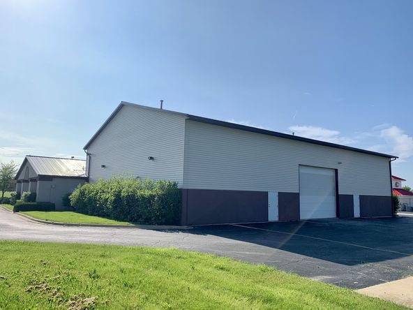 393 Southcreek Dr, Manteno, IL 60950